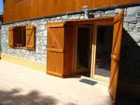 studio_entrance